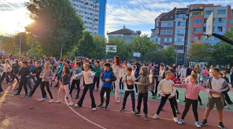 🏃‍♀️🌞 Денят започва с движение и добро настроение в ОУ „Пейо Яворов“!